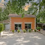La Du Mas Des Chenes